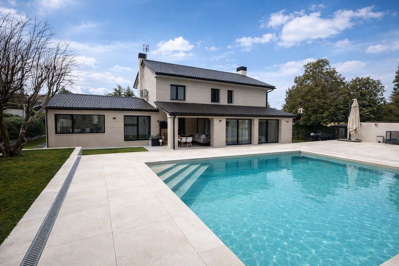 Chalet en zona Monteclaro — Pozuelo de Alarcón