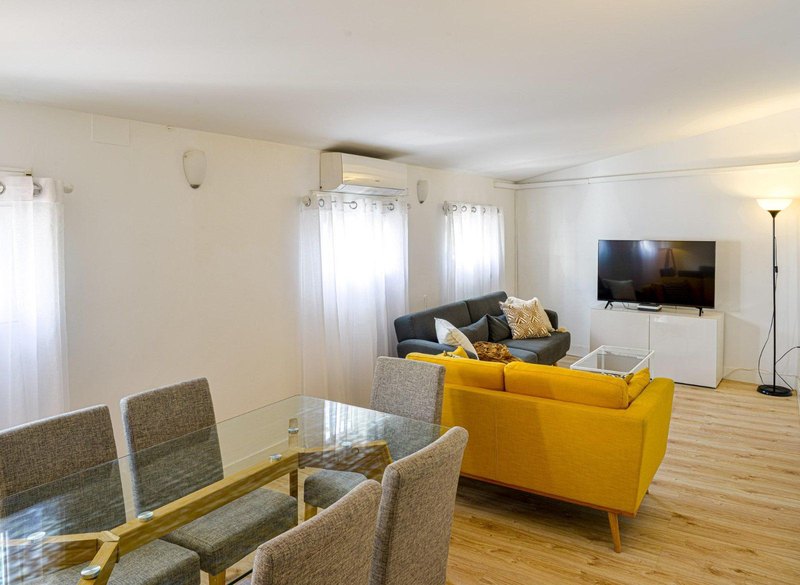 Isabel la Católica, Universidad, Madrid — Horlux Homes
